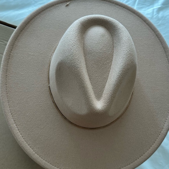 hat - Picture 3 of 3